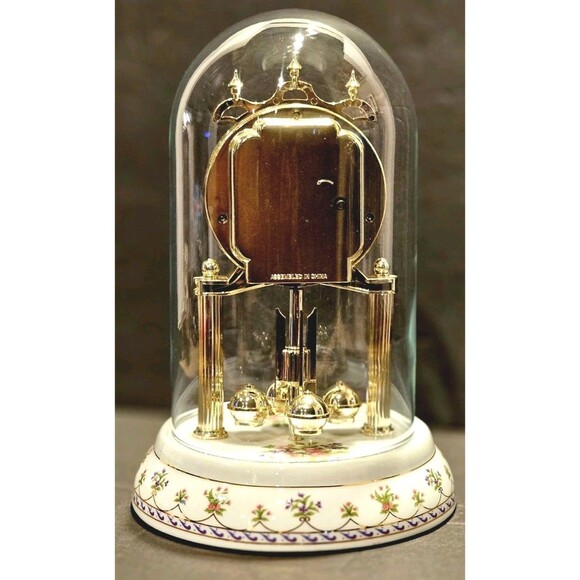 🕰️ Vintage Timex Porcelain Dome Mantle Clock – Floral Quartz Anniversary Style - Picture 3 of 9